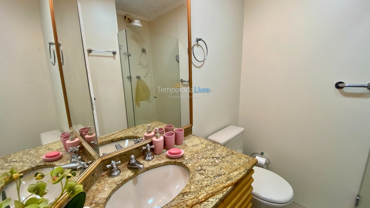 Apartment for vacation rental in Guarujá (Pitangueiras)