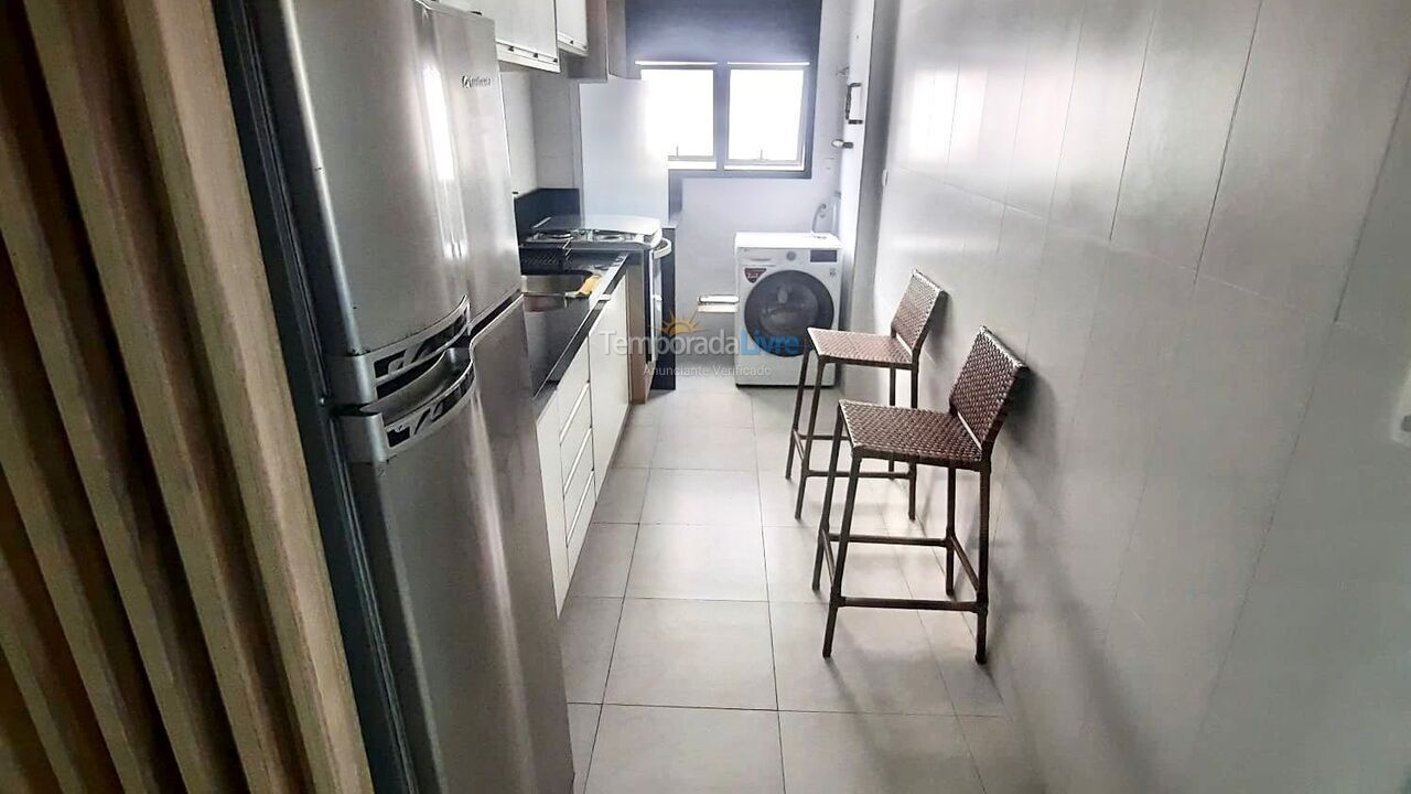 Apartamento para aluguel de temporada em Guarujá (Pitangueiras)