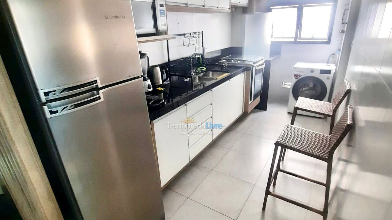 Apartamento para aluguel de temporada em Guarujá (Pitangueiras)