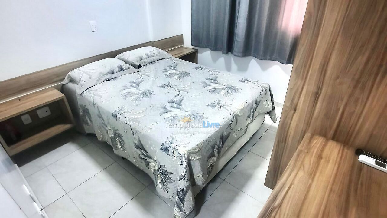 Apartamento para aluguel de temporada em Guarujá (Pitangueiras)