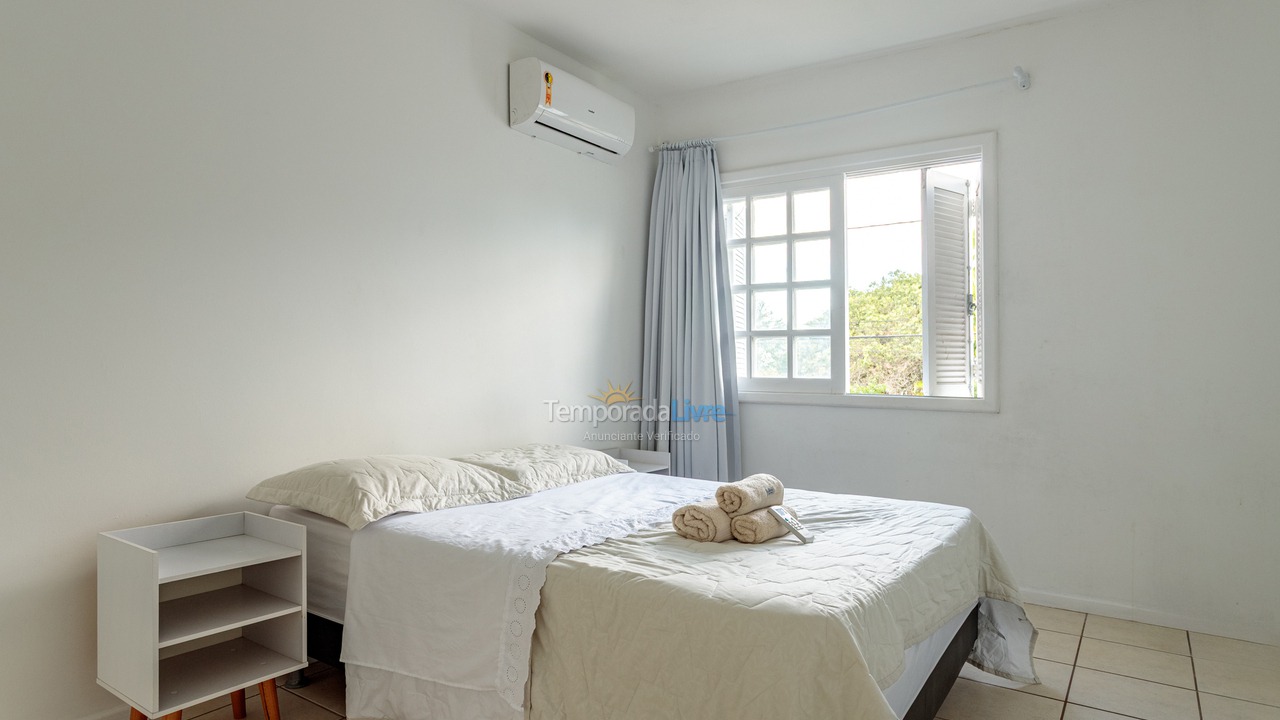 House for vacation rental in Florianopolis (Jurerê Internacional)