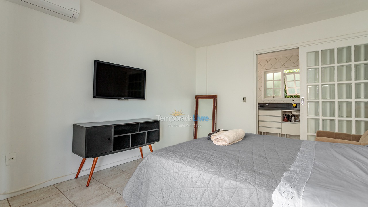 House for vacation rental in Florianopolis (Jurerê Internacional)