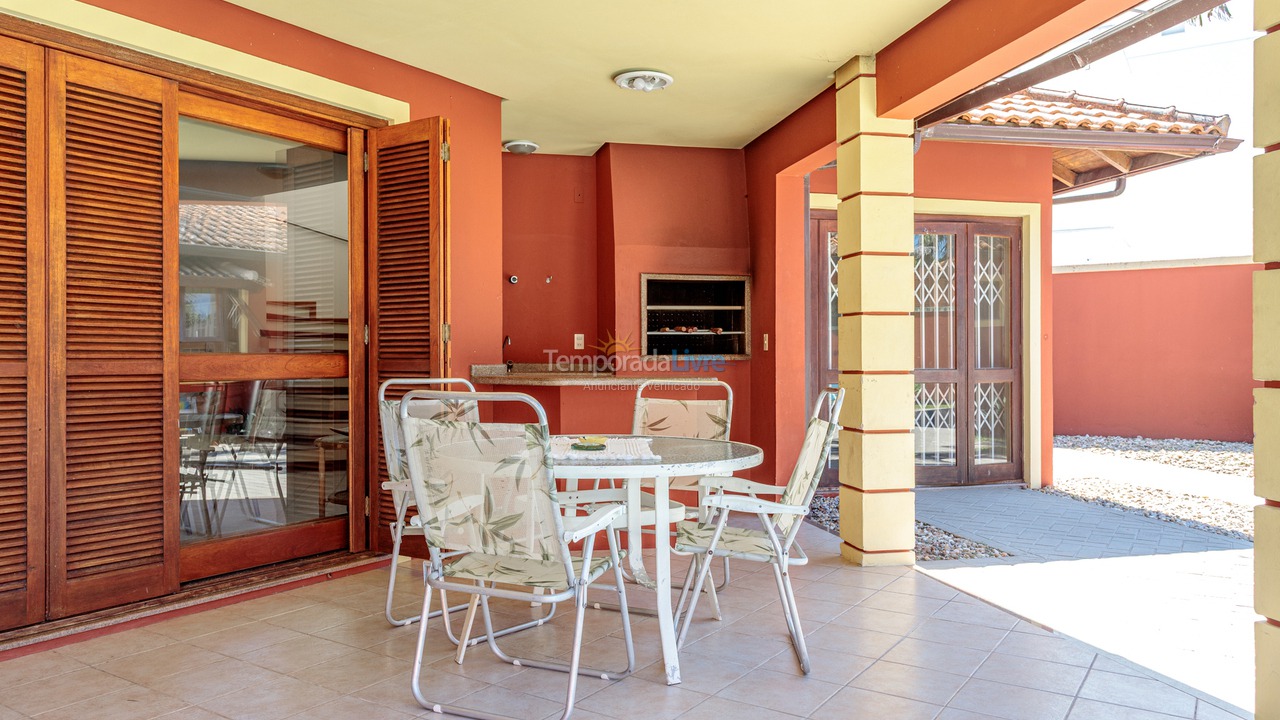 Casa para aluguel de temporada em Florianopolis (Jurerê Internacional)