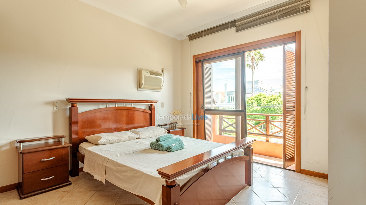 Casa para aluguel de temporada em Florianopolis (Jurerê Internacional)