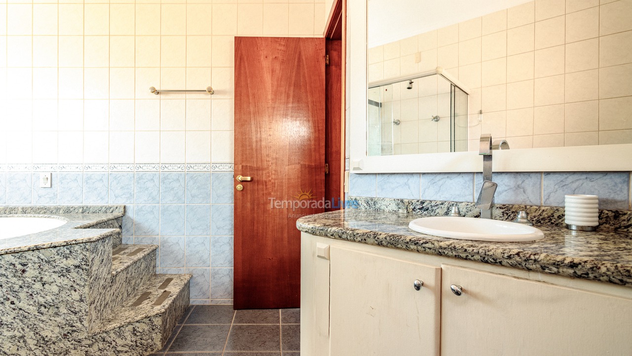 Casa para aluguel de temporada em Florianopolis (Jurerê Internacional)