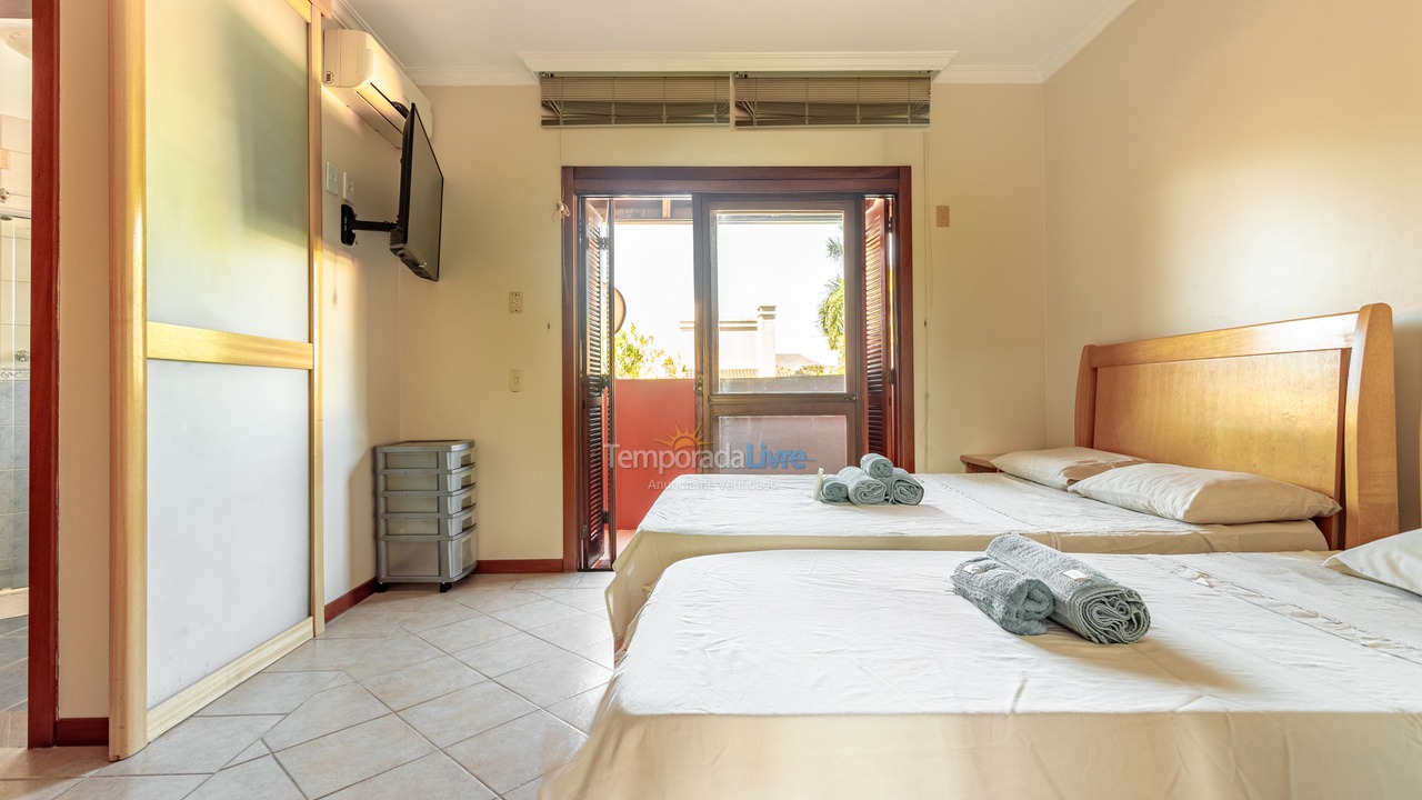 Casa para aluguel de temporada em Florianopolis (Jurerê Internacional)