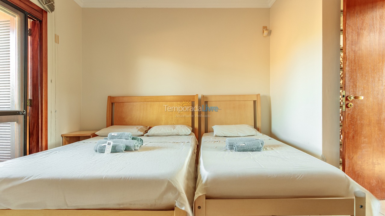 Casa para aluguel de temporada em Florianopolis (Jurerê Internacional)