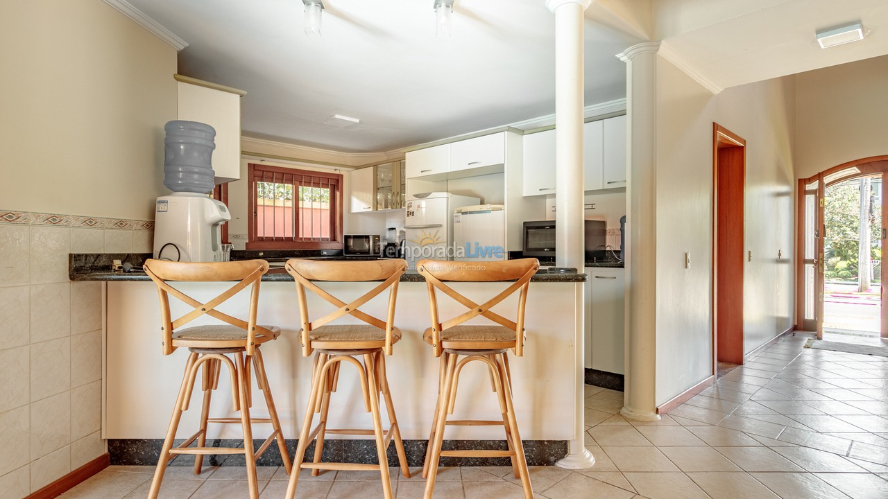 Casa para aluguel de temporada em Florianopolis (Jurerê Internacional)