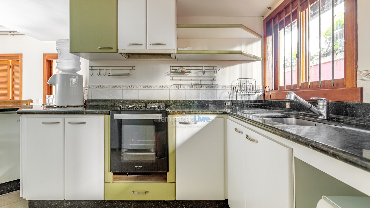 Casa para aluguel de temporada em Florianopolis (Jurerê Internacional)