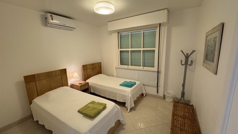 Apartamento de lujo con vistas al mar • Frente a la playa en Ipanema • 4 habitaciones