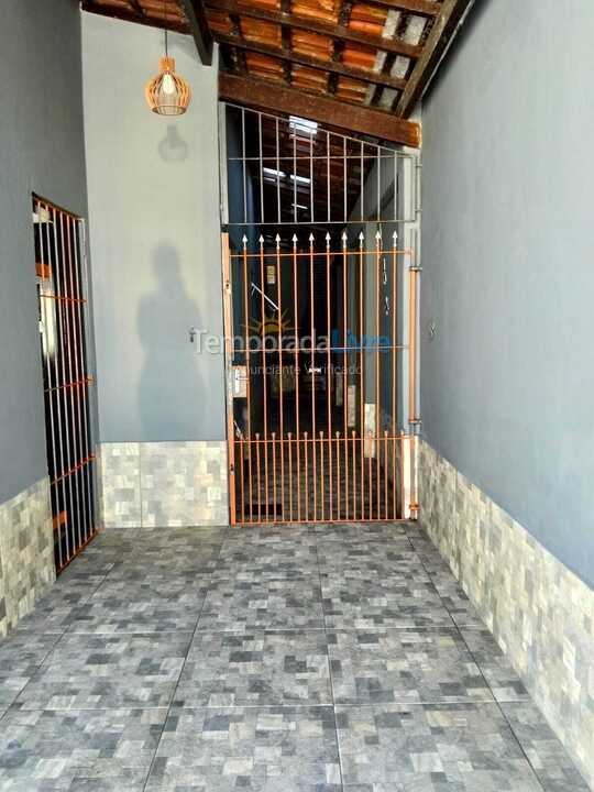 Casa para aluguel de temporada em Praia Grande (Praia do Caiçara)