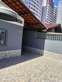 Casa no caiçara (100m do Mar)