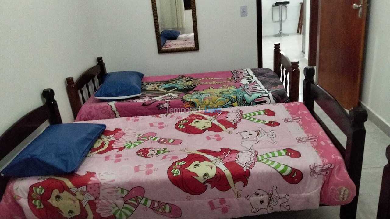 Casa para aluguel de temporada em Praia Grande (Praia do Caiçara)