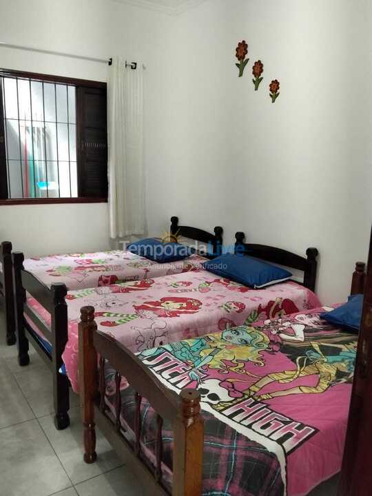 Casa para aluguel de temporada em Praia Grande (Praia do Caiçara)