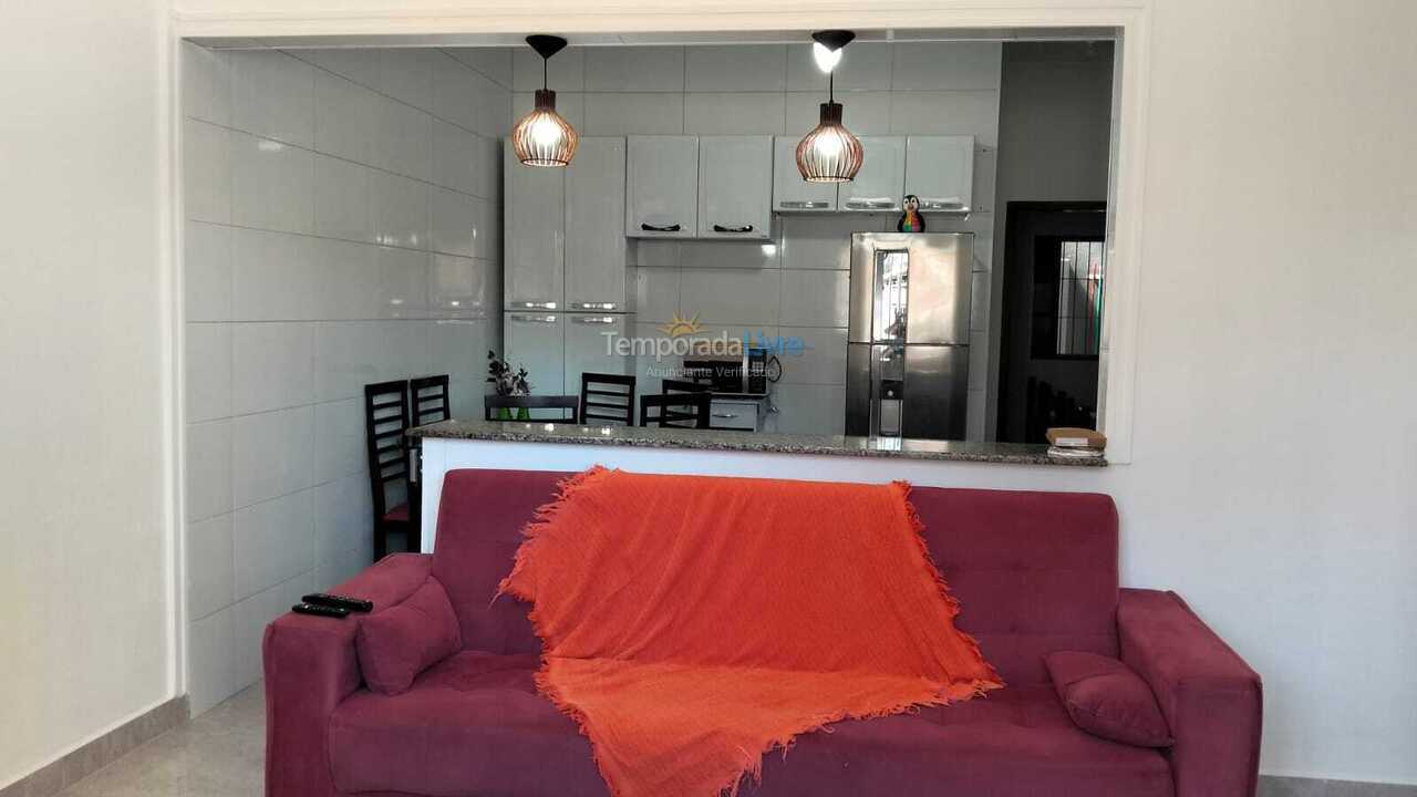 Casa para aluguel de temporada em Praia Grande (Praia do Caiçara)
