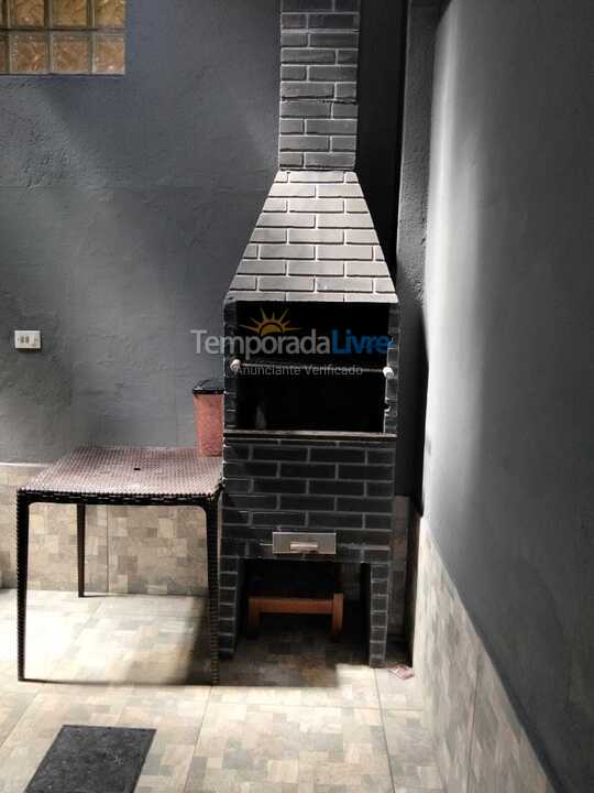 Casa para aluguel de temporada em Praia Grande (Praia do Caiçara)