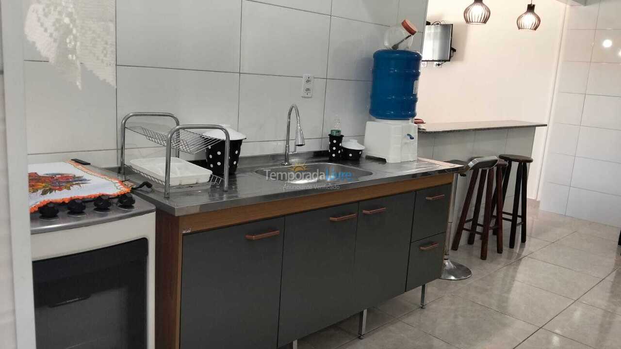 Casa para aluguel de temporada em Praia Grande (Praia do Caiçara)