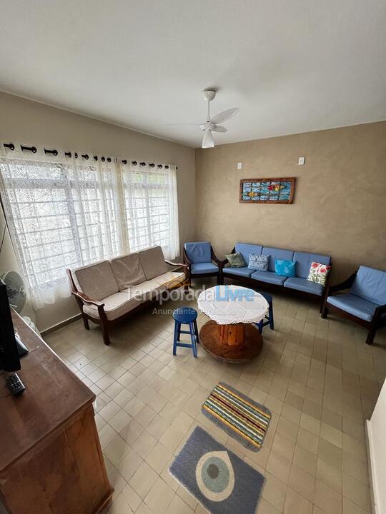 Casa para aluguel de temporada em Ubatuba (Centro)