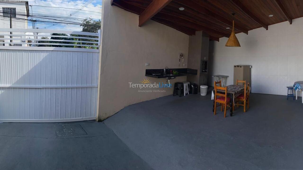 Casa para aluguel de temporada em Ubatuba (Centro)