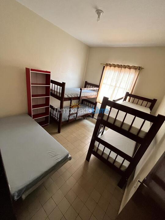 Casa para aluguel de temporada em Ubatuba (Centro)