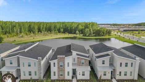 House with 9 bedrooms in Storey Lake