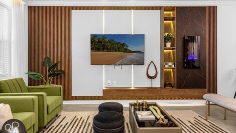 House with 9 bedrooms in Storey Lake