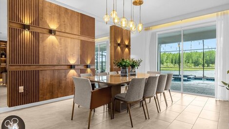 House with 9 bedrooms in Storey Lake