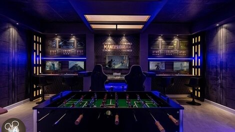 House with 9 bedrooms in Storey Lake