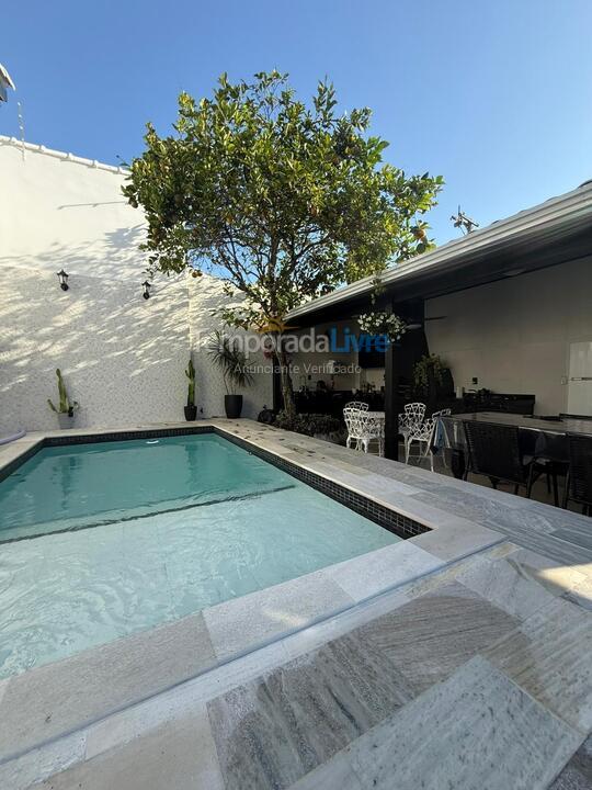 Casa para aluguel de temporada em Niterói (Piratininga)