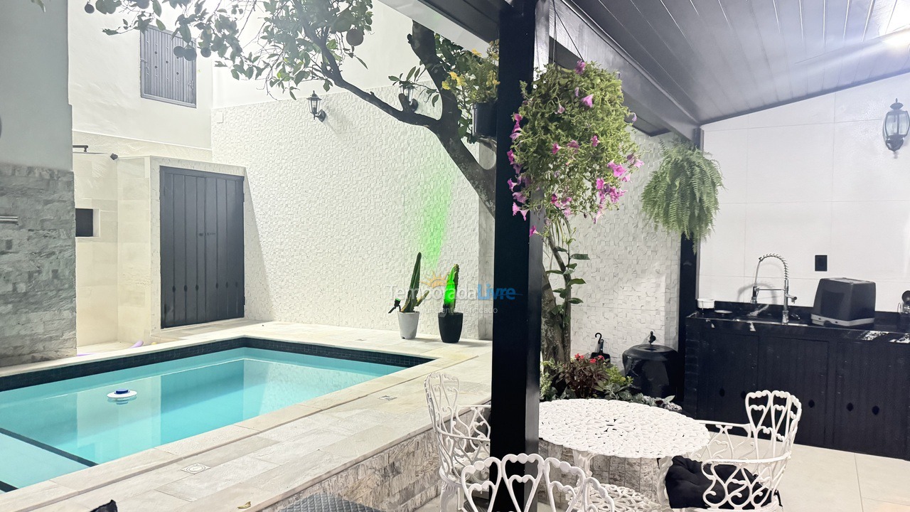 Casa para aluguel de temporada em Niterói (Piratininga)