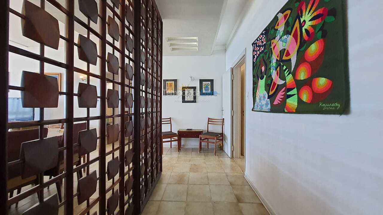 Apartamento para aluguel de temporada em Guarujá (Pitangueiras)