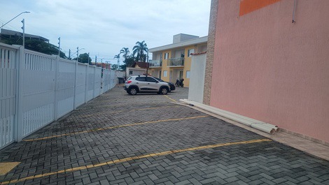 Visão ampla da garagem