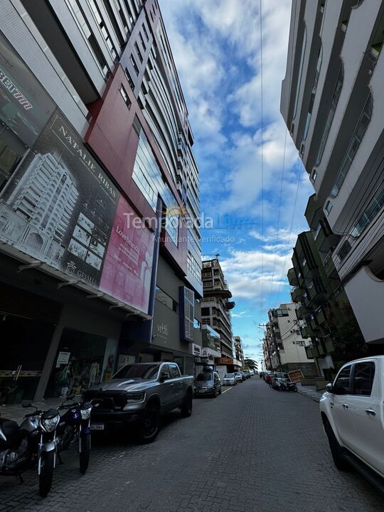 Apartamento para aluguel de temporada em Itapema (Meia Praia)