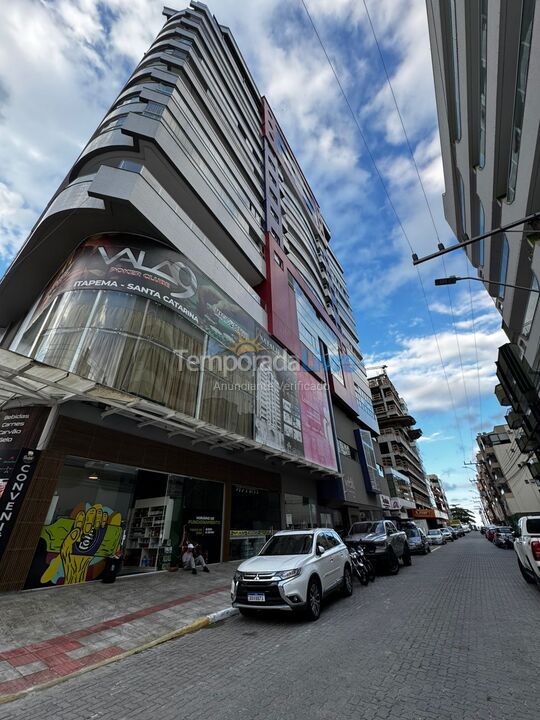 Apartamento para aluguel de temporada em Itapema (Meia Praia)