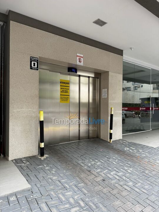 Apartamento para aluguel de temporada em Itapema (Meia Praia)