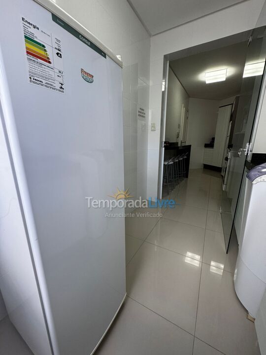 Apartamento para aluguel de temporada em Itapema (Meia Praia)