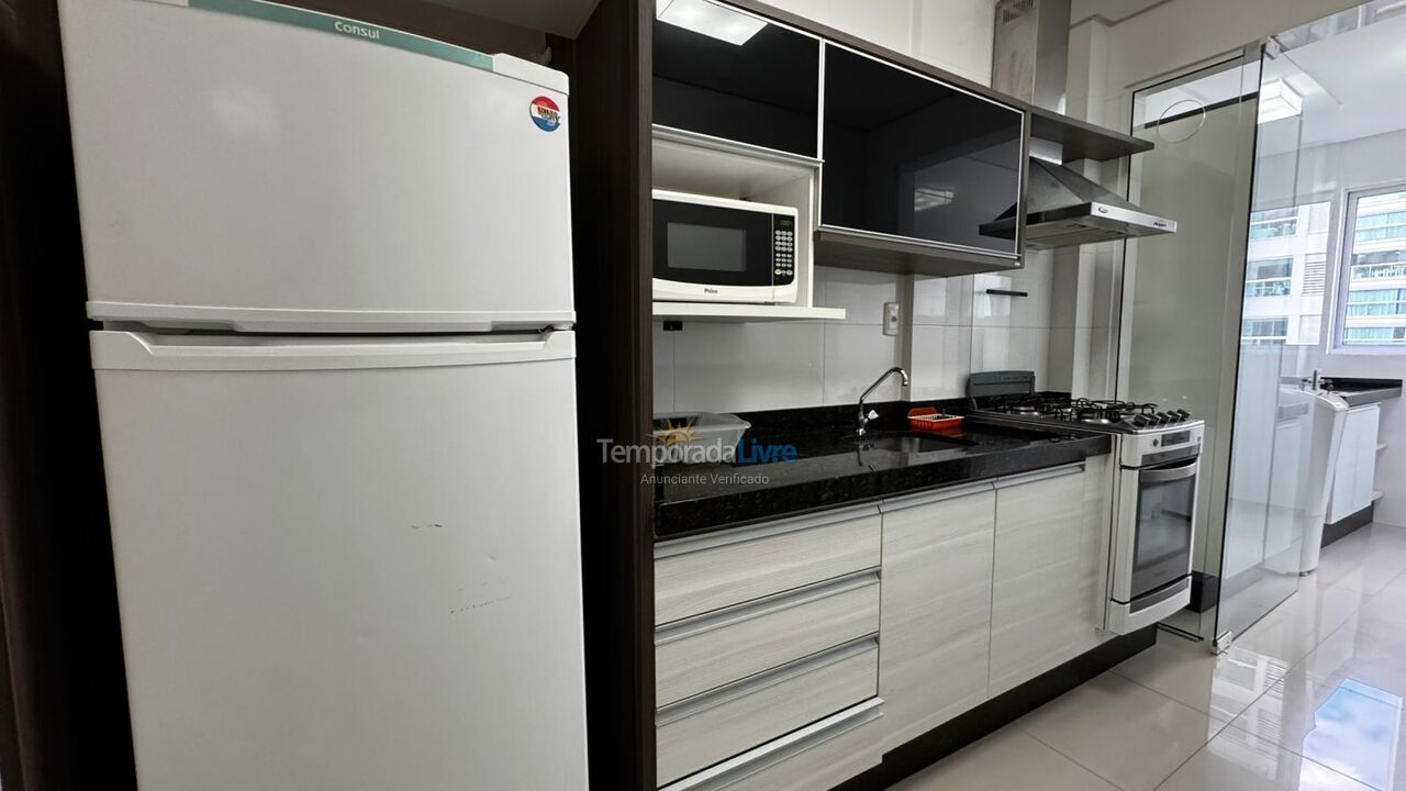 Apartamento para aluguel de temporada em Itapema (Meia Praia)