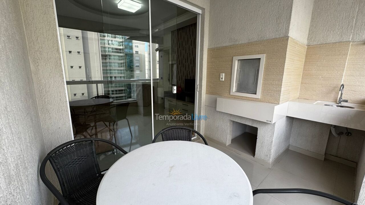 Apartamento para aluguel de temporada em Itapema (Meia Praia)