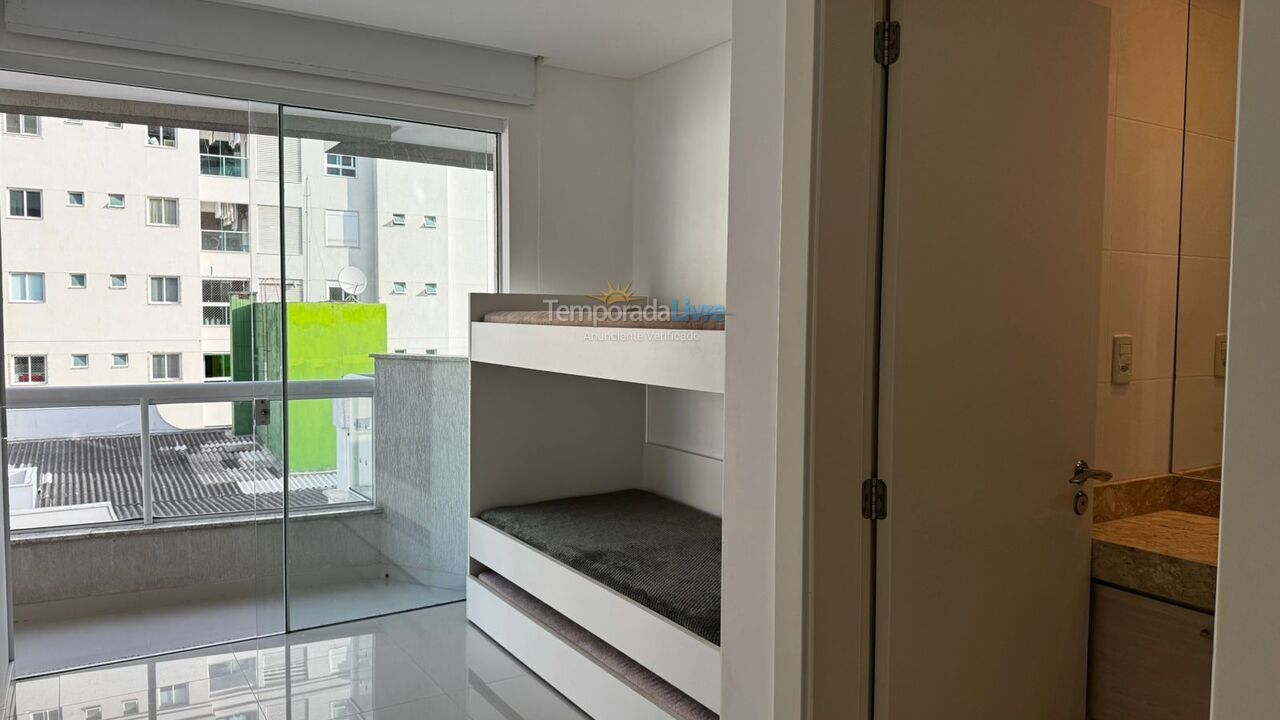 Apartamento para aluguel de temporada em Itapema (Meia Praia)