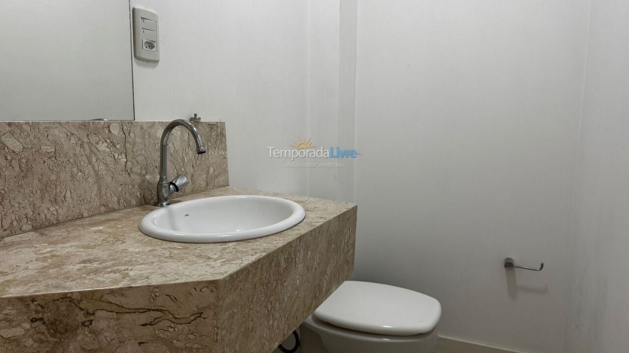 Apartamento para aluguel de temporada em Itapema (Meia Praia)