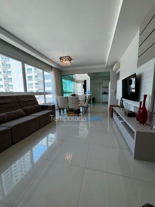 Apartamento para aluguel de temporada em Itapema (Meia Praia)