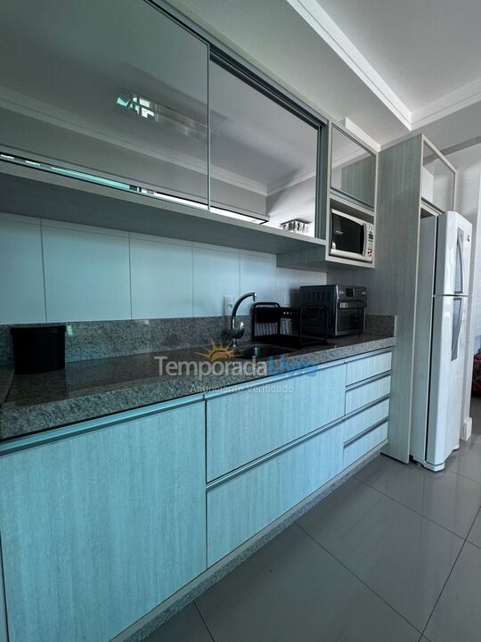 Apartamento para aluguel de temporada em Itapema (Meia Praia)