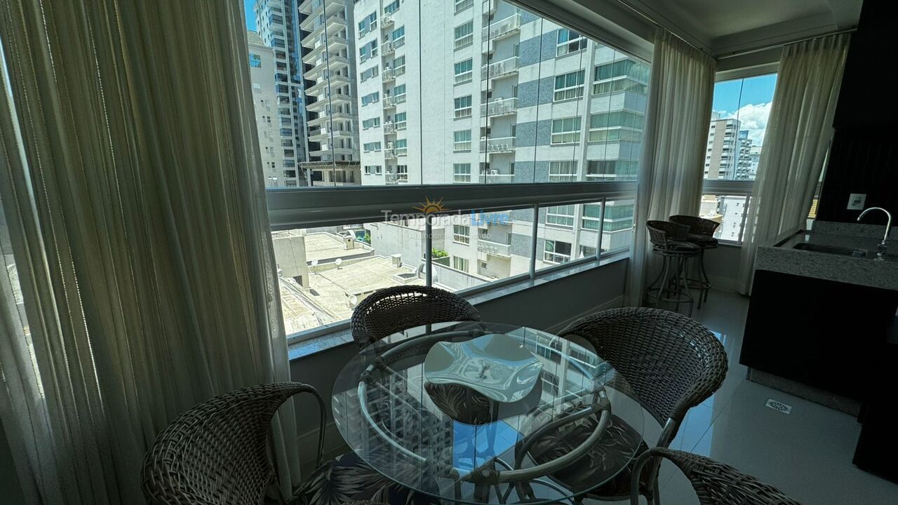 Apartamento para aluguel de temporada em Itapema (Meia Praia)