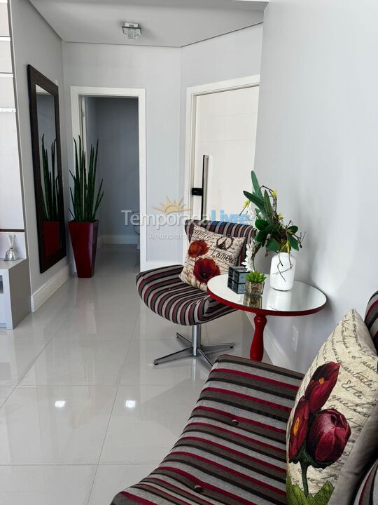 Apartamento para aluguel de temporada em Itapema (Meia Praia)