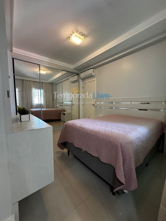 Apartamento para aluguel de temporada em Itapema (Meia Praia)