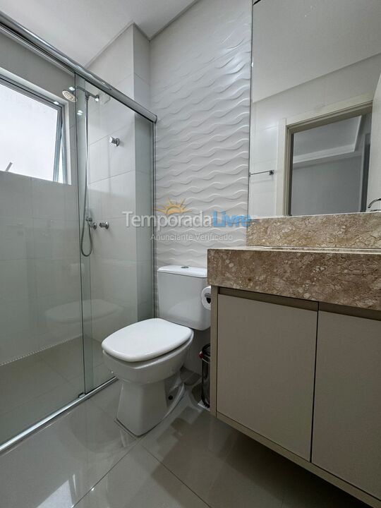 Apartamento para aluguel de temporada em Itapema (Meia Praia)