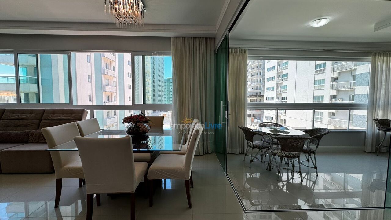 Apartamento para aluguel de temporada em Itapema (Meia Praia)