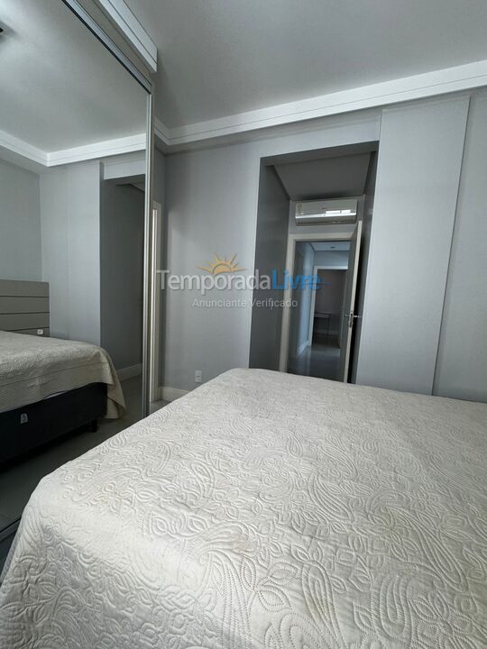 Apartamento para aluguel de temporada em Itapema (Meia Praia)