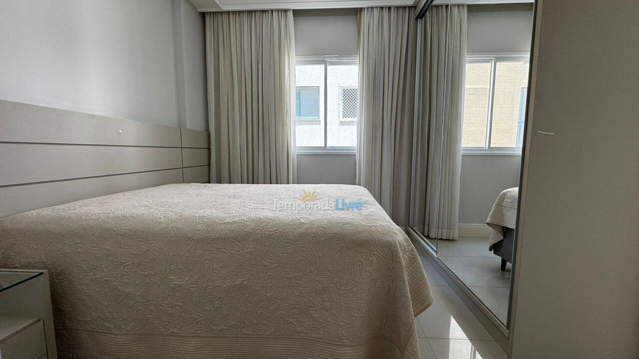 Apartamento para aluguel de temporada em Itapema (Meia Praia)