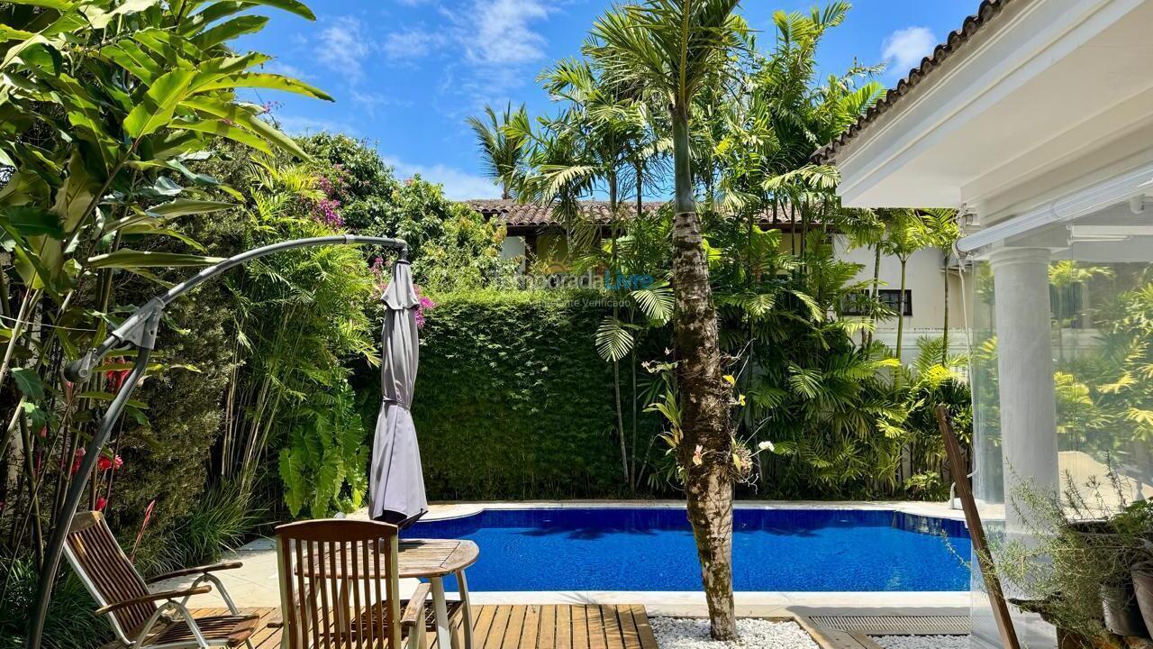 House for vacation rental in São Sebastião (Praia da Baleia)